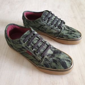 VANS Chukka Low Pro Gum Sole in Jungle Camo